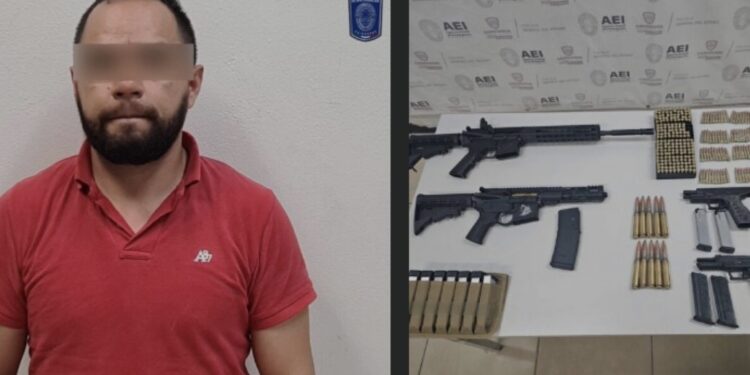 Arresta AEI a masculino en posesión de diversas armas de fuego