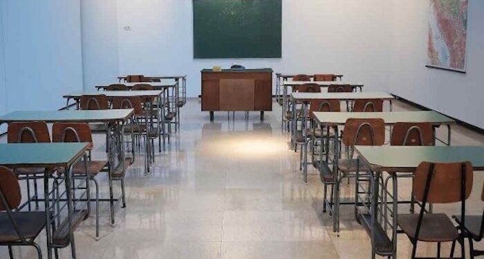 La niña apuñaló a su compañero de clase, también de 12 años, después de que él la acusara ante un profesor de haber copiado en un examen.