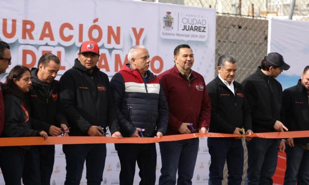 El Presidente Municipal Cruz Pérez Cuéllar, inauguró el nuevo campo de Softball, una obra financiada por el programa del Presupuesto Participativo, y anunció futuros apoyos para su mejora.