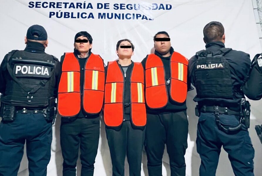 La Policía Municipal y la Guardia Nacional logran la captura de tres individuos por secuestro exprés y robo de vehículo en Ciudad Juárez.