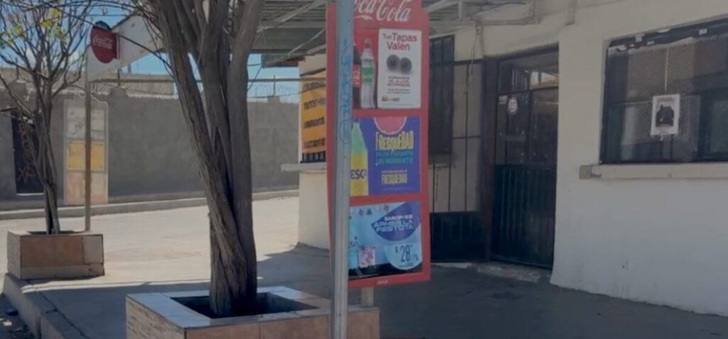 Atacan con martillo a repartidor afuera de tienda y le roban 25 mil pesos