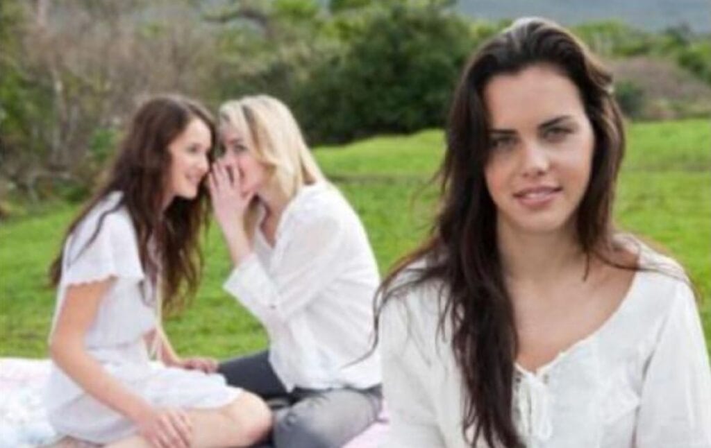 4 señales de que tu amiga te tiene envidia