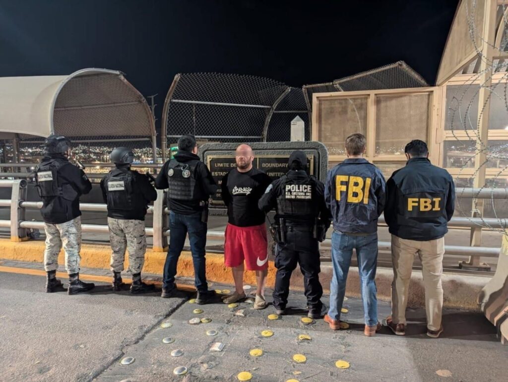 Los menores de 9 y 5 años fueron rescatados en Matamoros; el detenido era buscado por el FBI