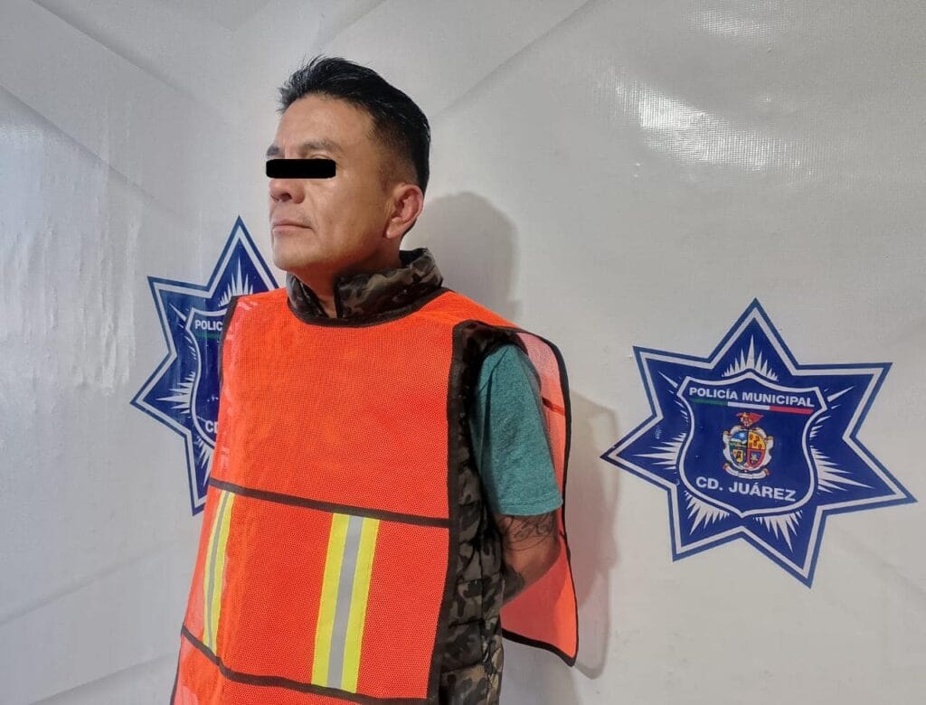 Luis Daniel V. M. fue arrestado tras ser sorprendido con cristal, billetes falsos y una réplica de arma de fuego en la colonia Tierra Nueva.