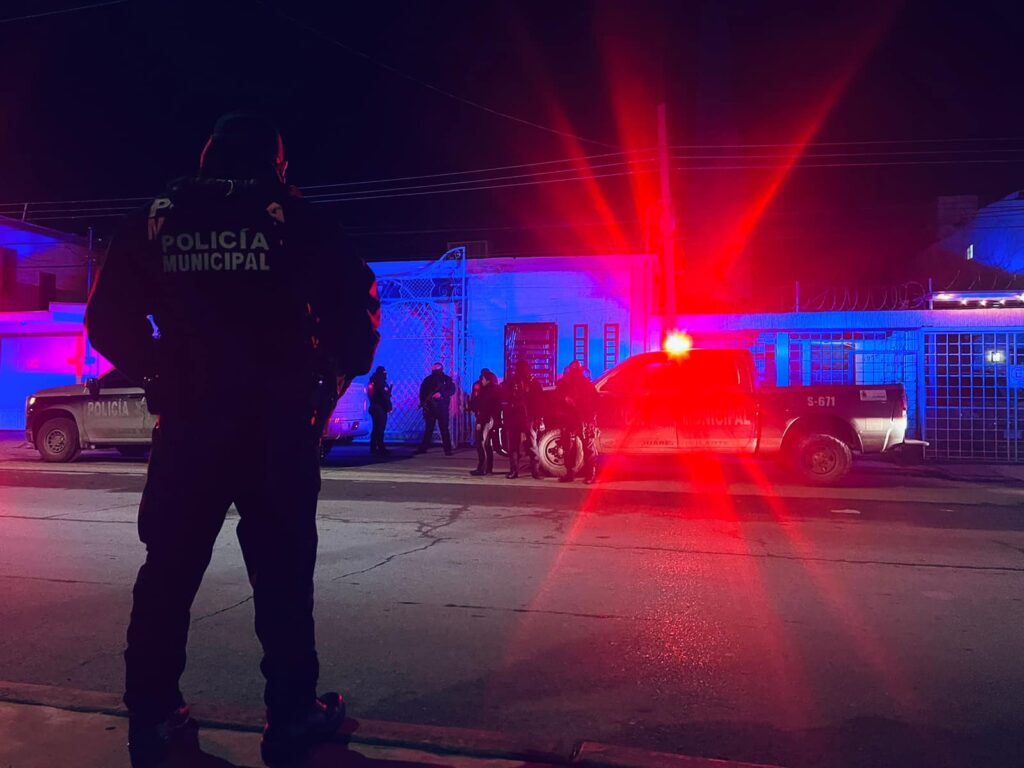 Vecinos reportaron detonaciones de arma de fuego; una mujer resultó herida