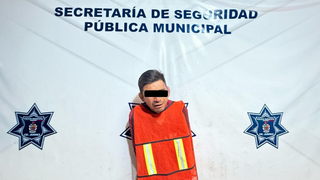 El hombre fue detenido tras persecución; disparó contra los agentes y terminó volcando la camioneta robada