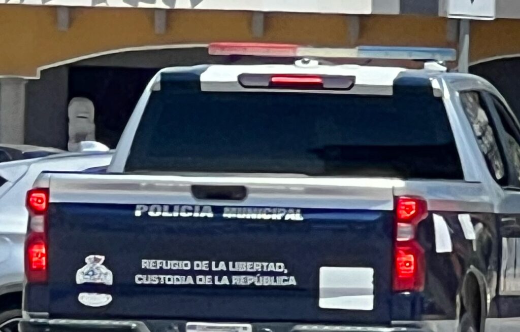 El ataque armado dejó dos muertos y dos heridos frente a una sucursal bancaria