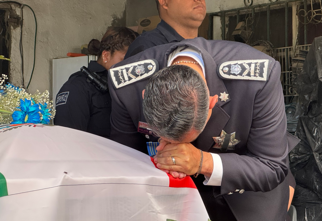 Compañeros rinden homenaje a Elida Ramírez, agente fallecida durante una persecución en Ciudad Juárez