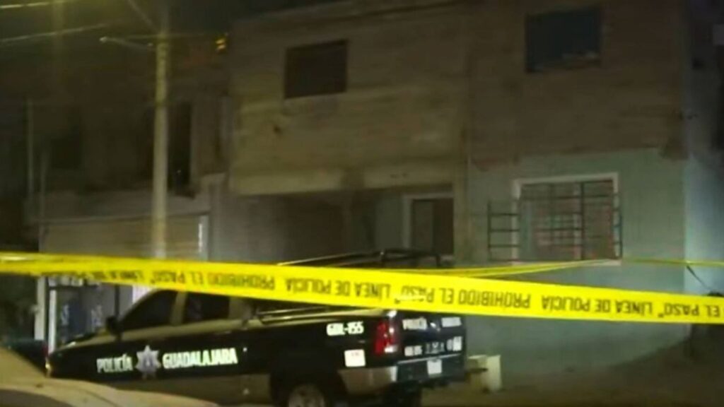 El hecho ocurrió mientras llegaba a su casa en Lomas del Paraíso; presumen ataque directo