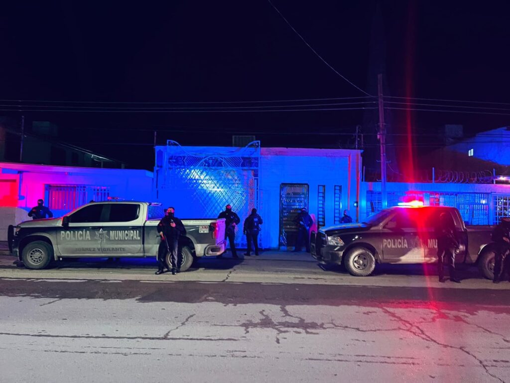 El hecho ocurrió durante la madrugada; una de las víctimas, aparentemente menor de edad, fue atropellada mientras huía