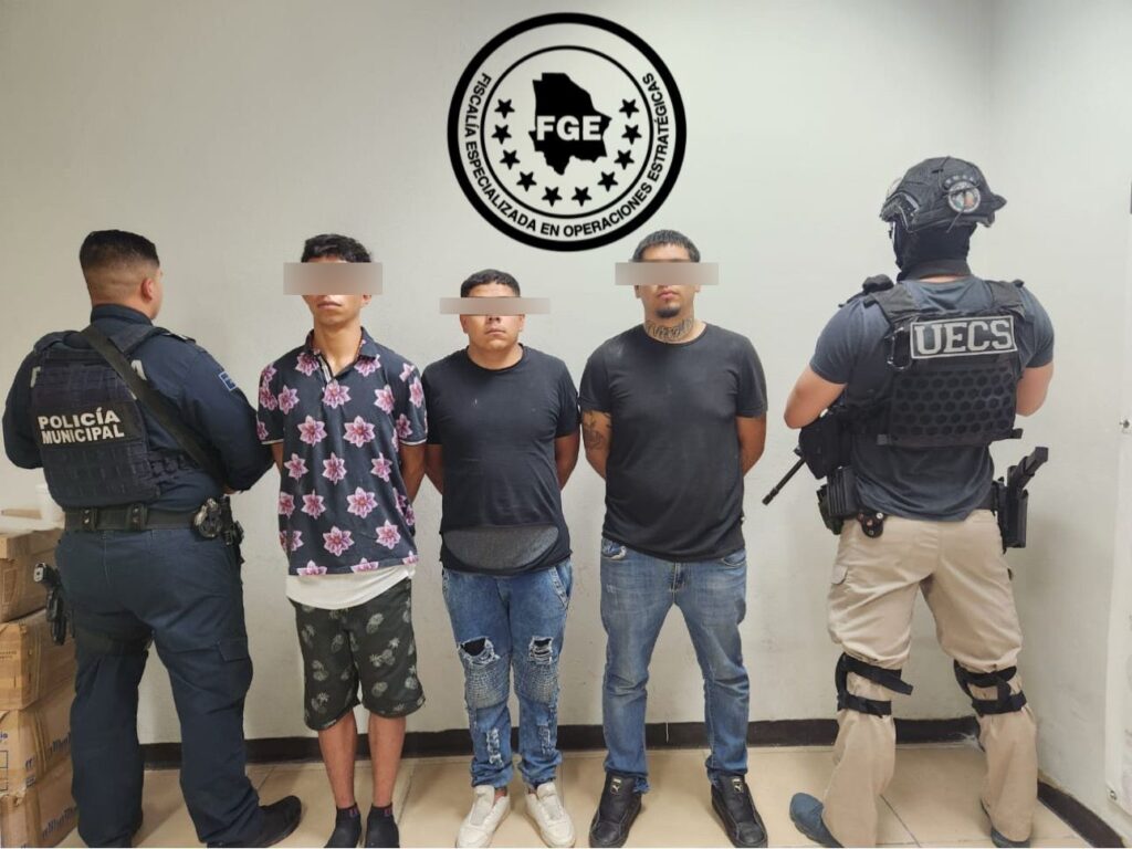 La FEOE logró liberarlos con apoyo del FBI y la SSPM; también rescataron a tres migrantes