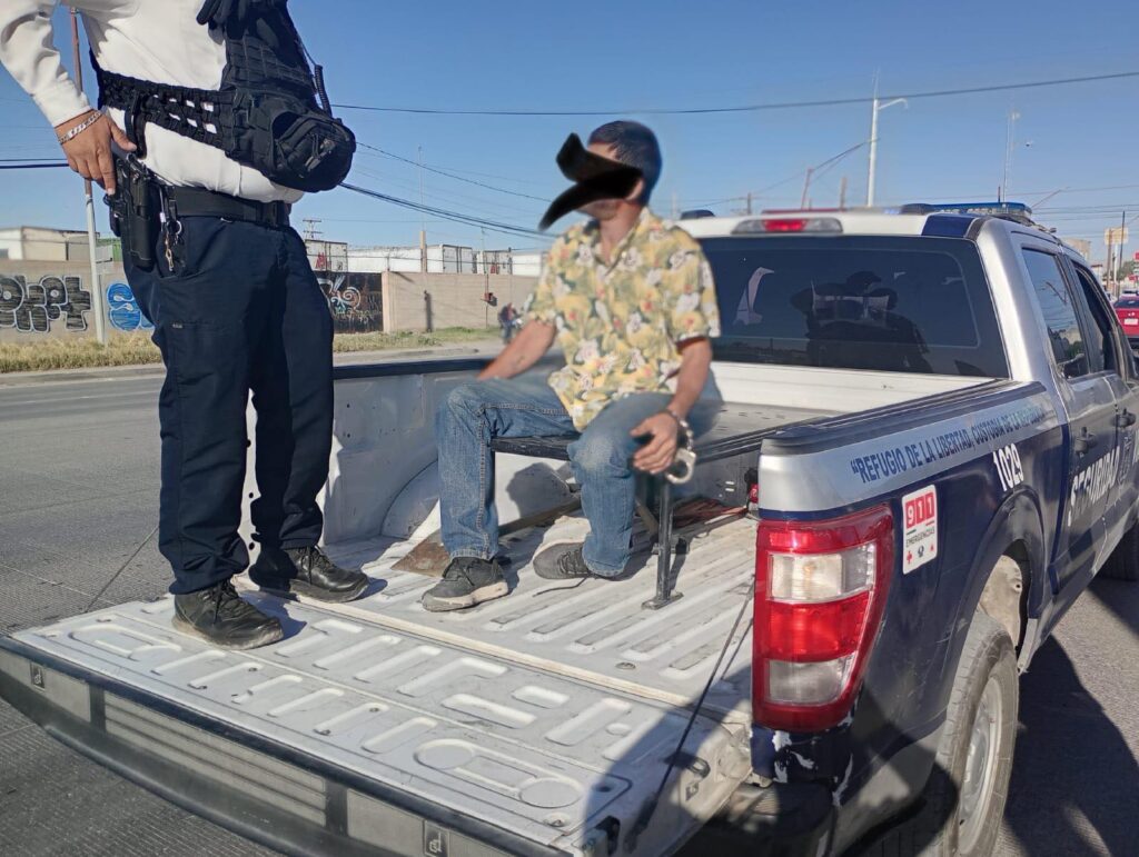 El sujeto había robado una camioneta en una tienda de conveniencia en Waterfill; el vehículo fue recuperado