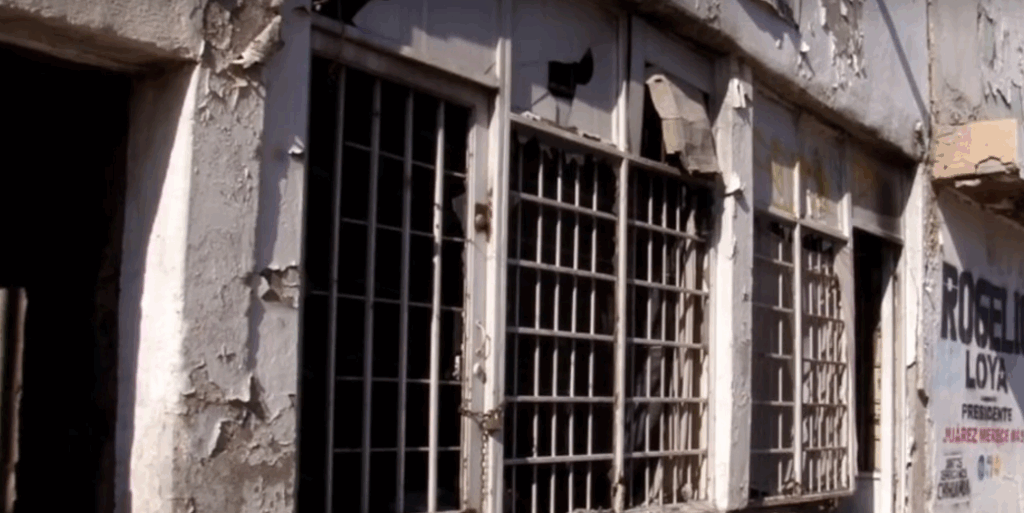 El doble homicidio ocurrió durante la madrugada en un edificio abandonado; las autoridades ya investigan