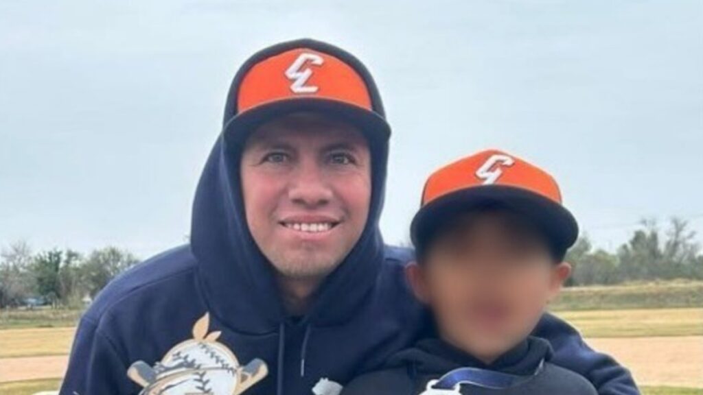Ambos eran beisbolistas y formaban parte de la Liga Pequeña de Linares; su fallecimiento conmocionó a la comunidad deportiva