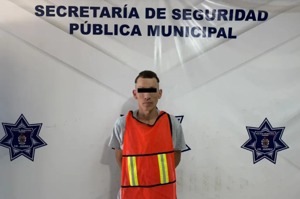 El presunto asaltante fue detenido en la colonia Colinas de Juárez; portaba un arma y el teléfono de la víctima