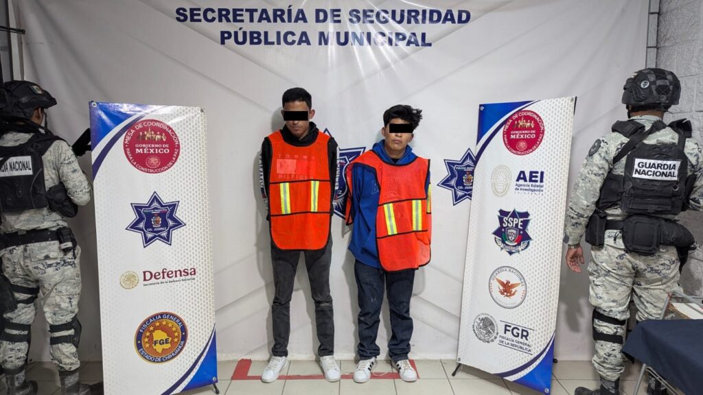 Los sujetos dispararon contra policías en su intento de fuga; uno ya había sido detenido por otro robo de vehículo en marzo