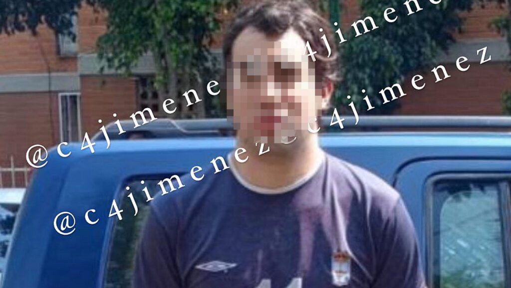 El joven fue detenido por violencia familiar tras agredir a su mamá de 64 años dentro de su domicilio
