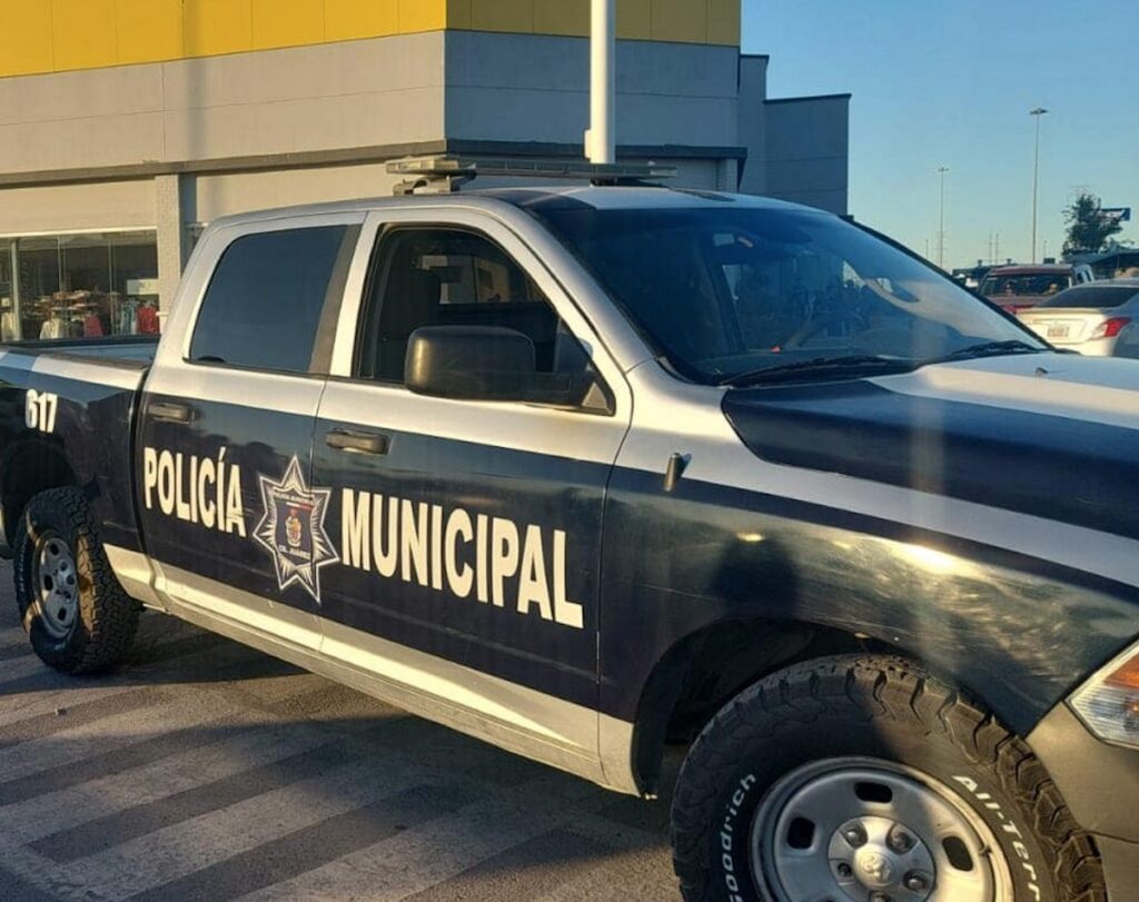 La víctima terminó hospitalizada con una lesión grave en el pulmón; el agresor huyó tras el ataque