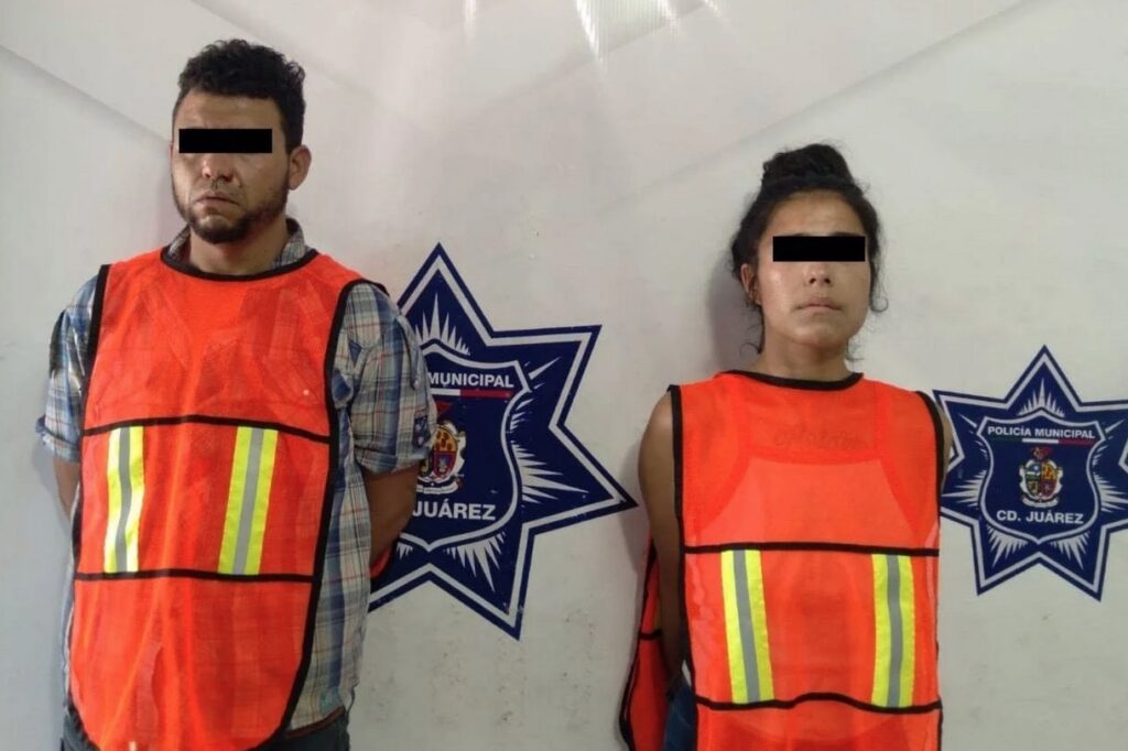 Fueron detenidos en la colonia Infonavit Oasis con dos vehículos con reporte de robo