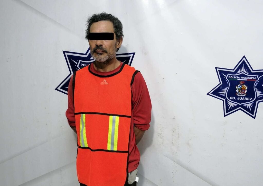 Elementos municipales interceptaron a un sujeto que mostró actitud sospechosa; llevaba un arma fajada a la cintura. Fue puesto a disposición de la Fiscalía.