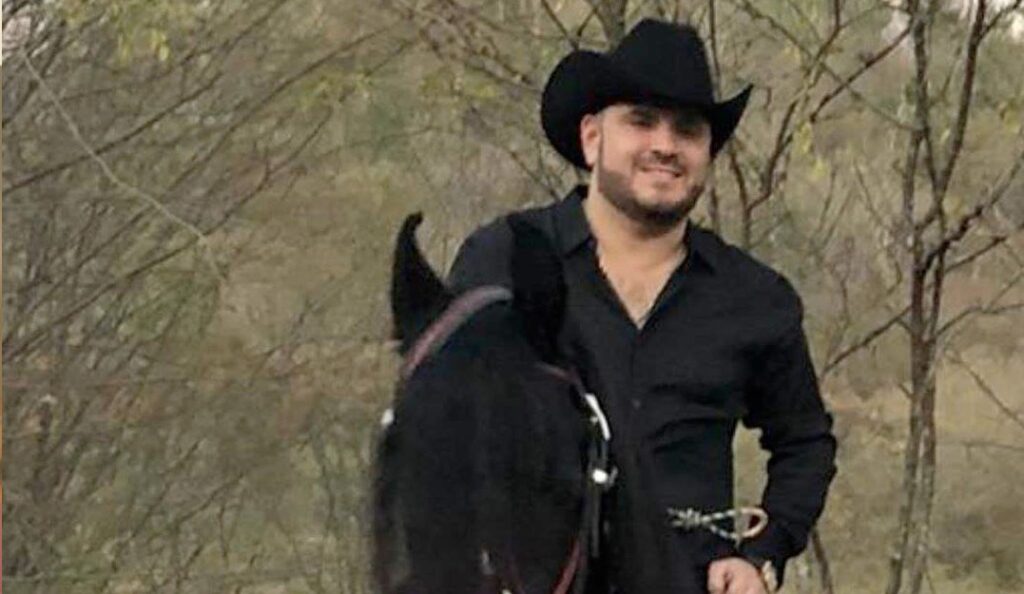 El rumor de una celebración abierta al público en su rancho de Sinaloa se hizo viral en redes sociales. Aunque no es oficial, el cantante ya respondió a sus seguidores.