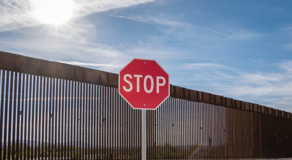EE.UU. aprueba “Gran y Hermosa Ley”: U$170 mil millones para deportaciones, muro fronterizo y seguridad nacional