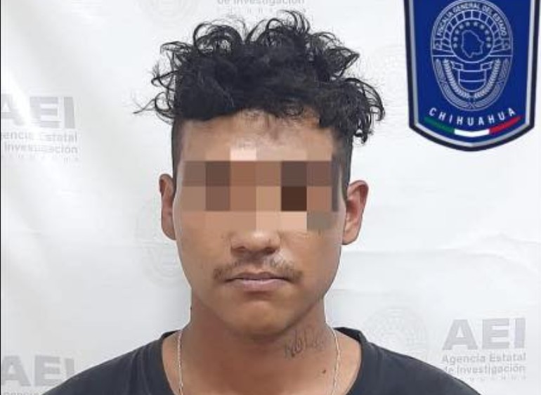 Ricardo Alberto, de 21 años, fue detenido por la AEI; tenía dos órdenes de aprehensión por robo agravado