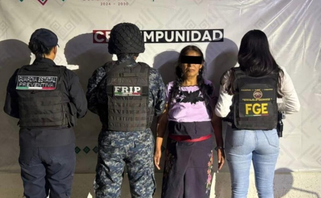 La Fiscalía confirmó que la mujer pagó al menor para ejecutar el crimen en el domicilio de la víctima; fue detenida y puesta a disposición del juez