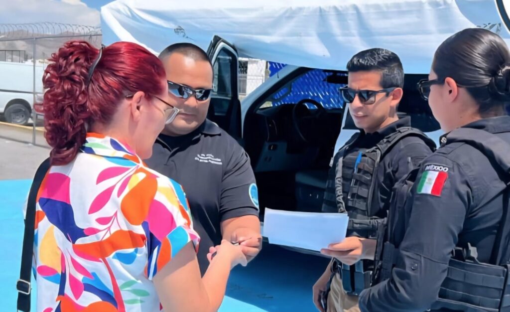La víctima fue engañada con un depósito que apareció brevemente en su cuenta; la camioneta fue localizada gracias a la Policía Cibernética