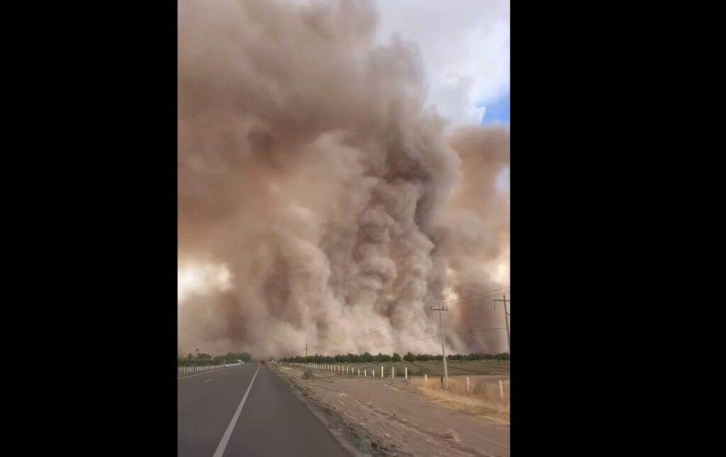 ¡Alerta en Chihuahua! Viene tormenta de polvo y podría afectar visibilidad y salud