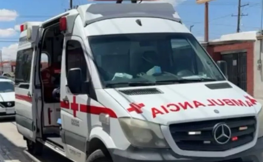 La pelea familiar se salió de control cuando uno de los hermanos sacó un cuchillo y atacó al otro en plena calle