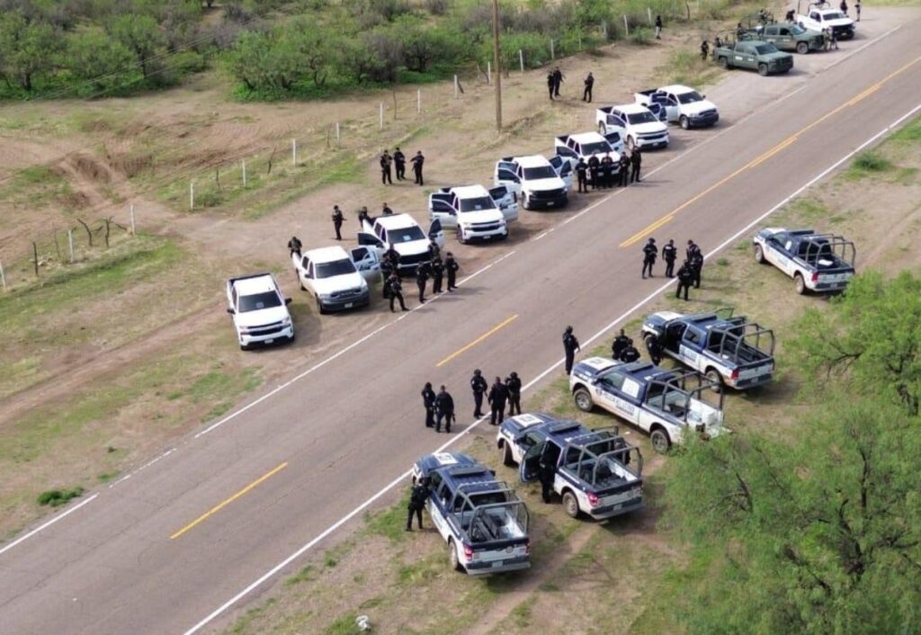 Participan más de 170 agentes de la AEI, SSPE, Ejército y Guardia Nacional; revisan caminos, vehículos y personas