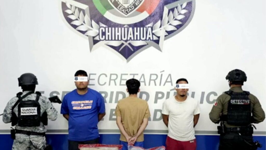 Llevaban droga, vehículos relacionados con un crimen y hasta un menor entre ellos