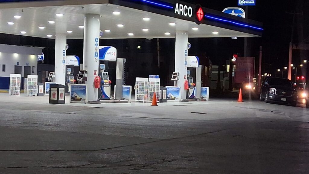 Descartan desabasto de gasolina en Ciudad Juárez; SGG atribuye rumor a bloqueos recientes