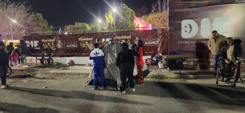 Familias buscan asegurar bicicleta pese a llamados de Bomberos a no exponer a menores