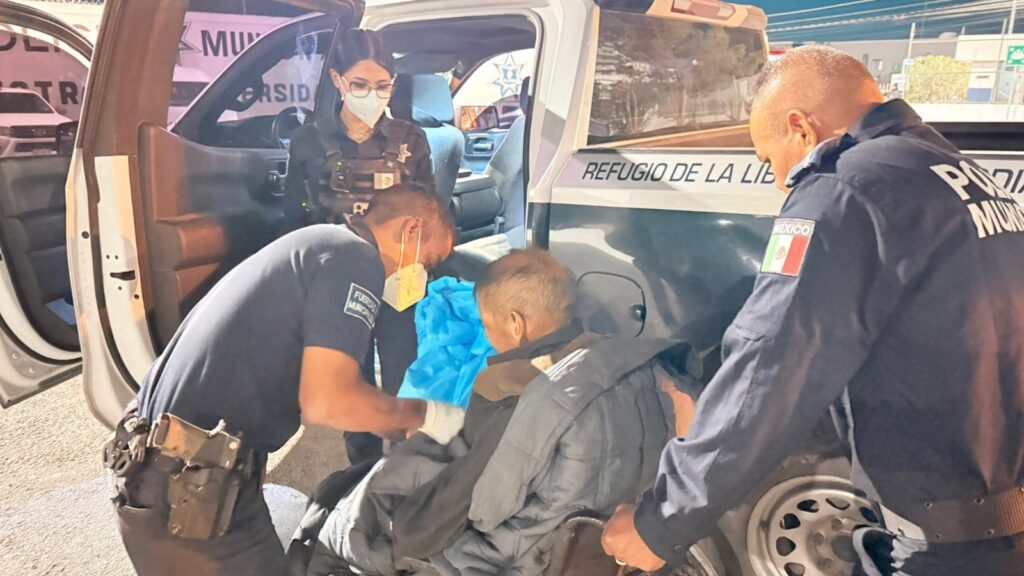 El hombre, de 65 años, logró pedir auxilio usando un viejo celular; familiares le bloqueaban la salida y solo le daban comida ocasionalmente