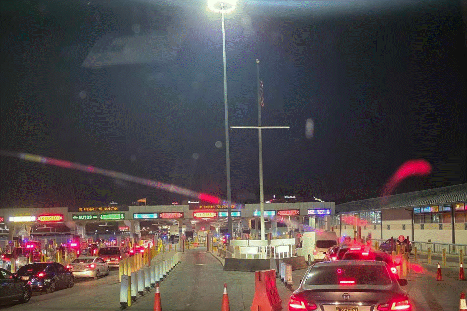 Puentes internacionales saturados por alta afluencia de compradores en plena temporada decembrina