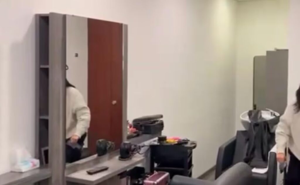 El espacio opera durante días de sesión y fue habilitado en una antigua oficina de la CFE; fuentes aseguran que está destinado a la senadora Andrea Chávez y su círculo cercano.