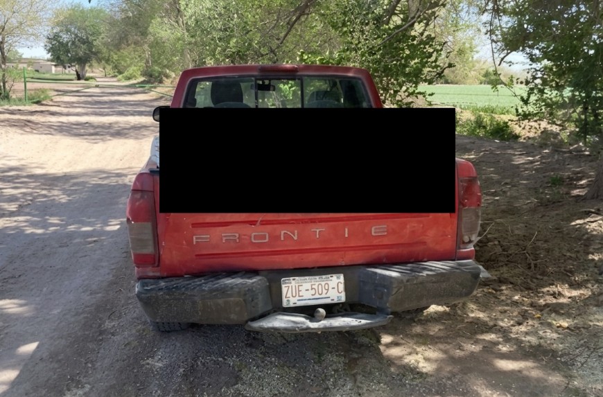 Hallan tres cu3rp0s sin v1da en camioneta en el Valle de Juárez 1