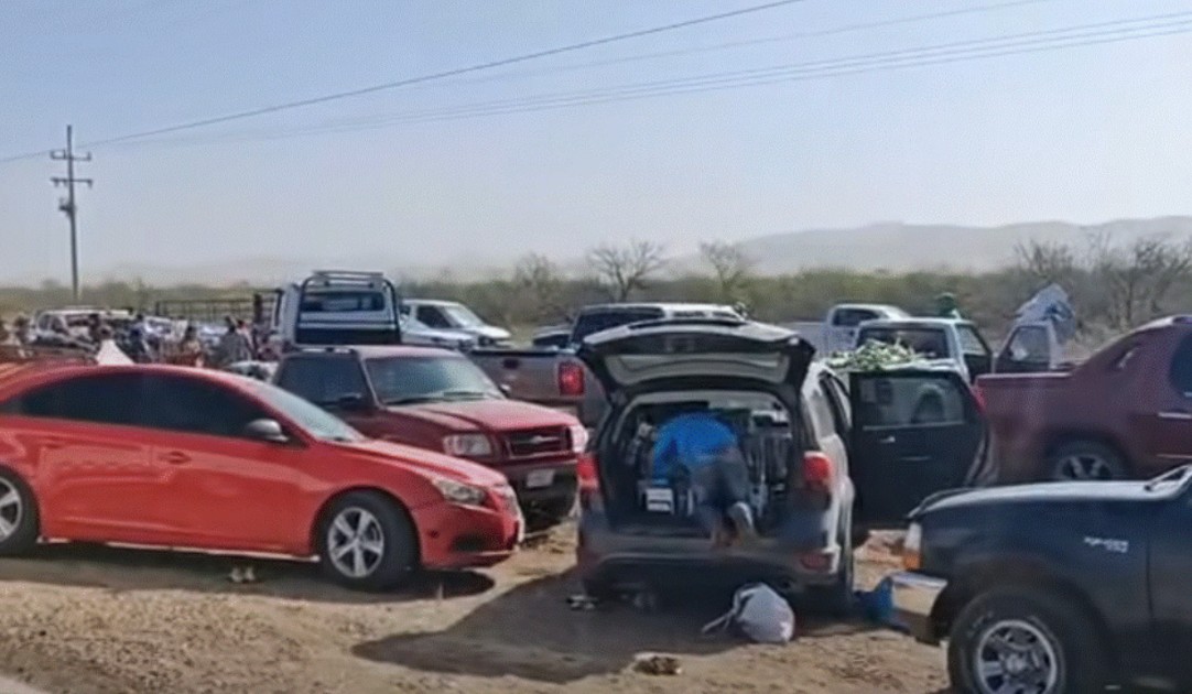 ¡RAPIÑA TOTAL!: SE VOLTEÓ EL DE LAS "CHELAS" EN LA CARRETERA A JUÁREZ 1