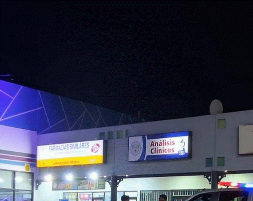 Muere hombre al ser bajado de vehículo tras presunto infarto; acusan omisión de atención en consultorio de Juárez