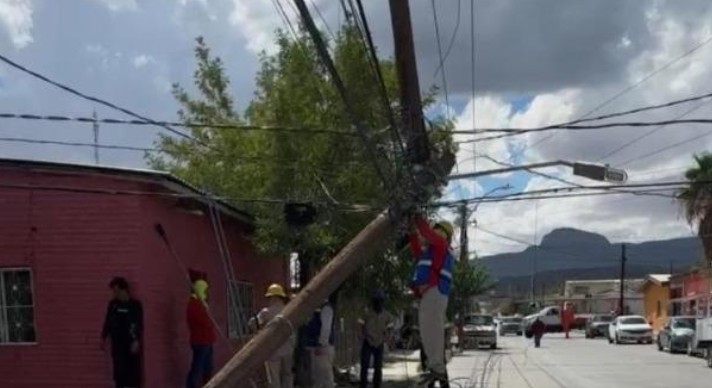 Camión derriba poste en la Carlos Amaya y se da a la fuga 1