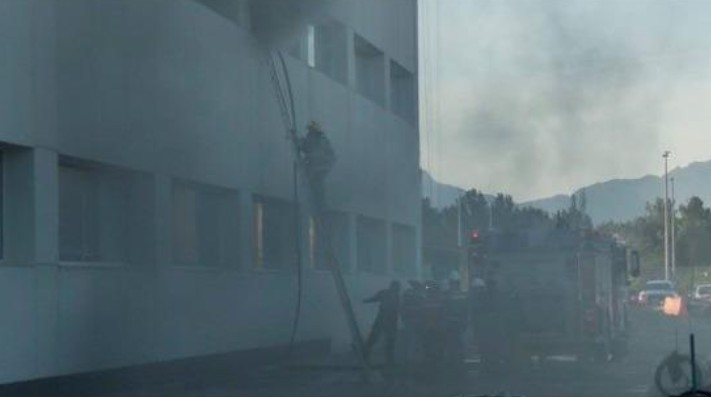 Evacúan hospital Ángeles tras inc3nd1o; Protección Civil controla la situación 1