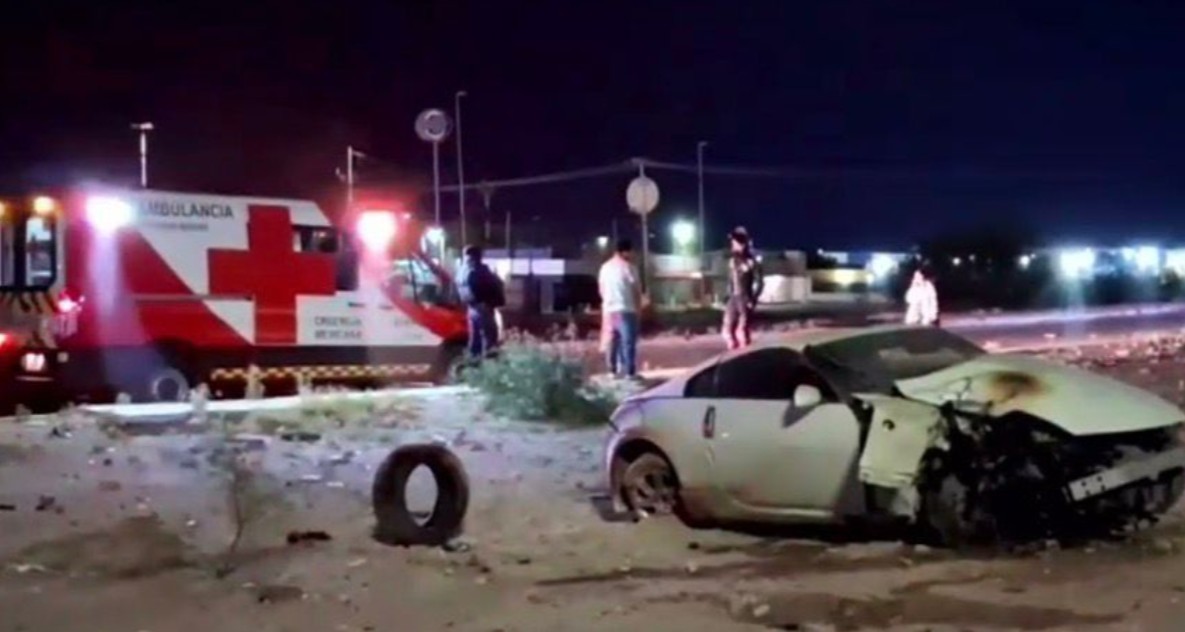Ebrio pierde el control y derriba señalamiento en el bulevar Independencia 1