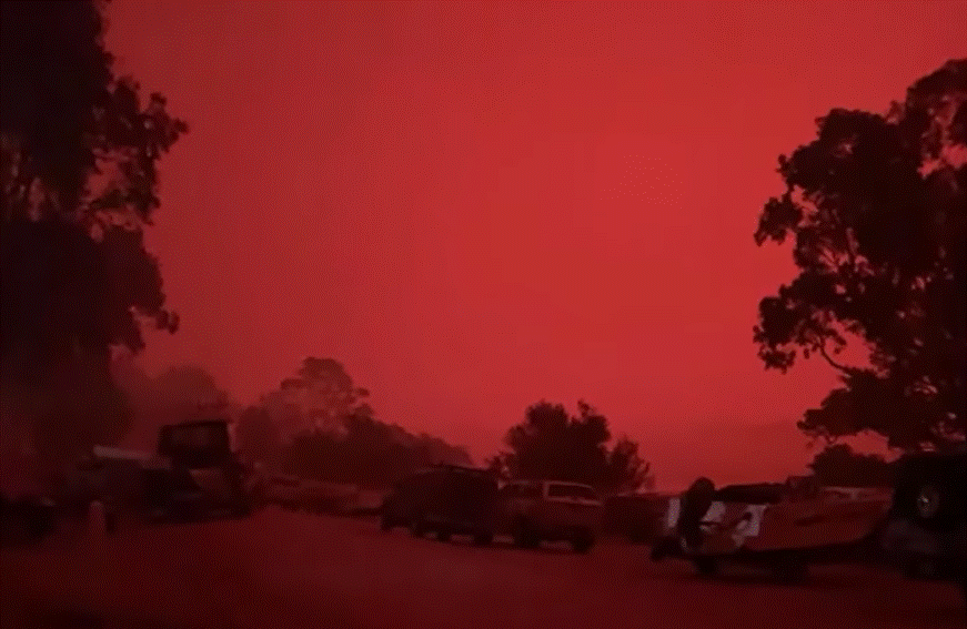 Tormenta del Sahara pinta de rojo el cielo en Grecia y afecta vuelos
