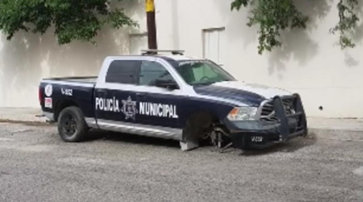 Hallan patrulla abandonada y desarmada en calles de La Joya 1