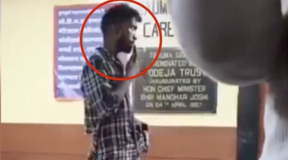 Hombre llega a hospital con una hoz incrust4da en la cabeza 1