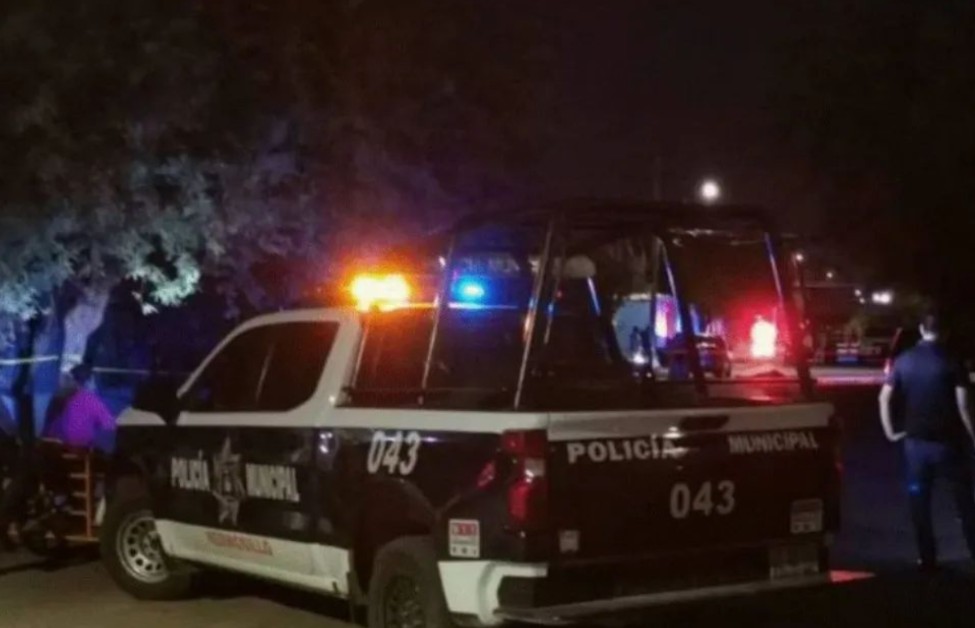 Hombre es apuñ4land0 luego de defender a mujer que era g0lpe4da por su propio hijo 1