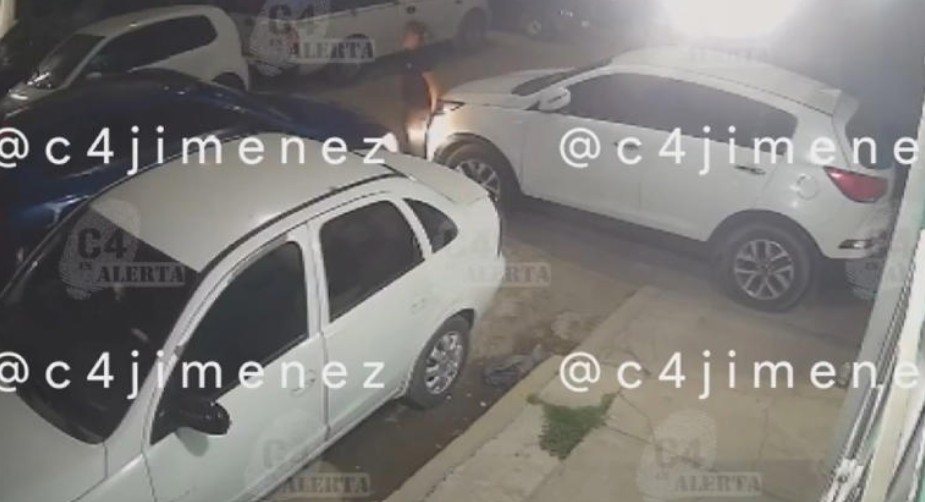 Intentó apl4star a su exnovia entre dos autos y huyó tras el at4que 1