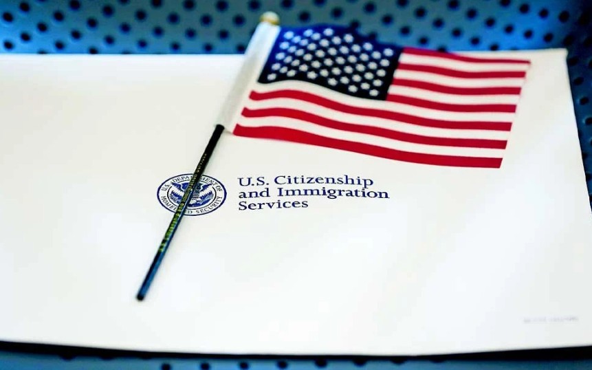 Trump endurece reglas para la ‘green card’; m1grant3s tendrían que salir de EU 1